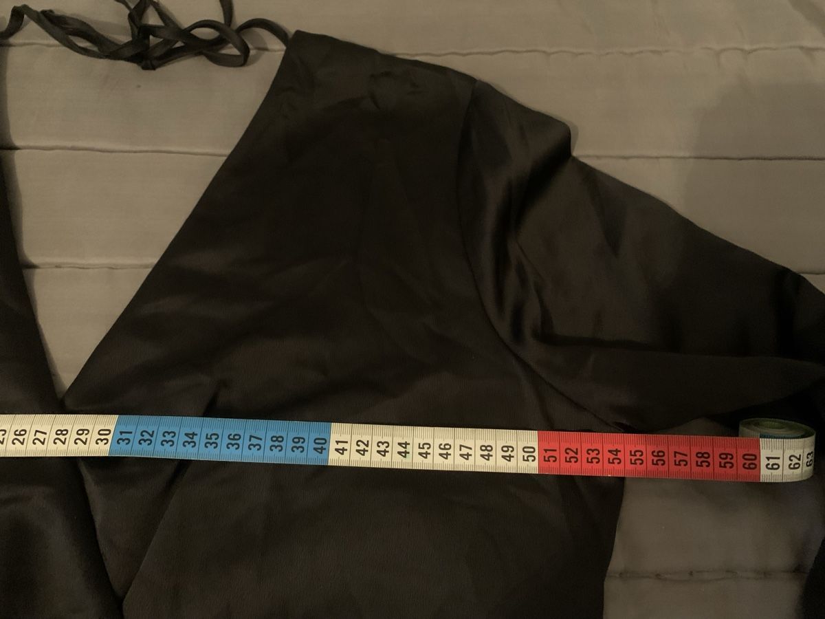 H&M Tute: Jumpsuit H&M; schwarz/ Satin, Grösse 46 – Usato da Rikon im Tösstal venduto da miarosen 6