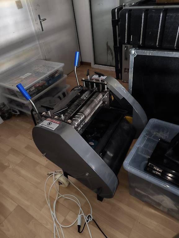 Tutte le macchine: Kabelschlitzmaschine – Usato da Arth venduto da zUvermieten