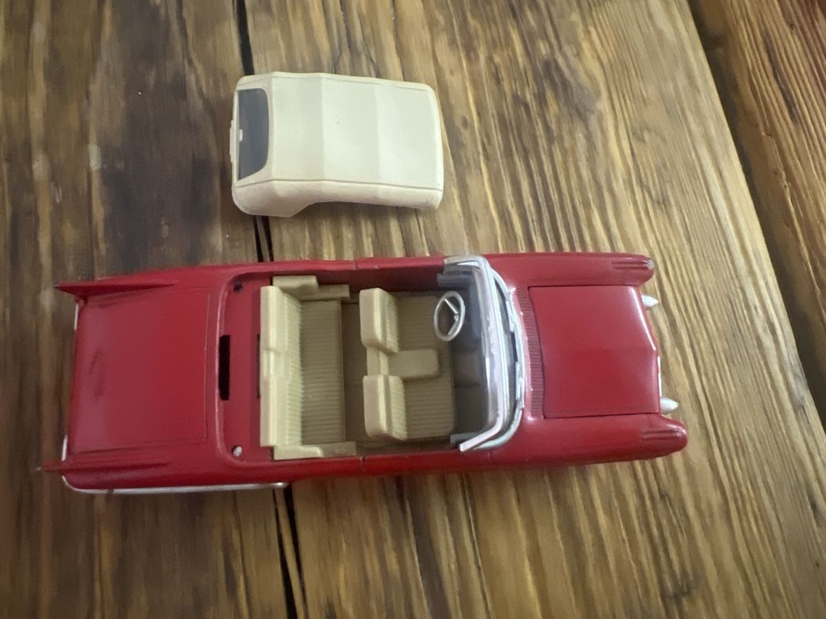 Cadillac Voitures modèles: Cadillac Eldorado Oldtimer Modellauto  – D'occasion à Umiken par mar_p7n9 2