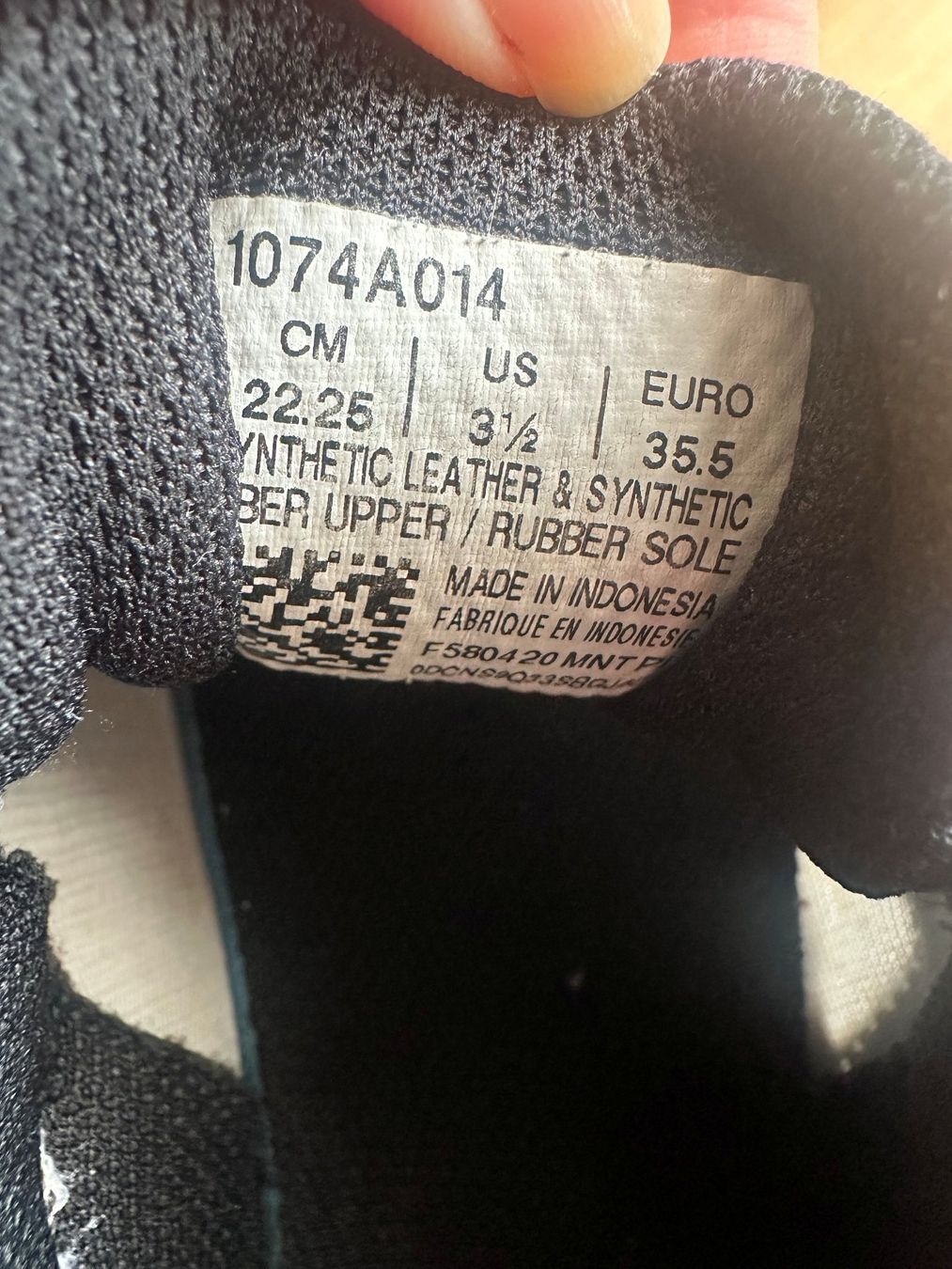 Asics Scarpe per ragazze: Volleyball Turnschuhe / Hallenschuhe – Usato da Sursee venduto da Romana6 3