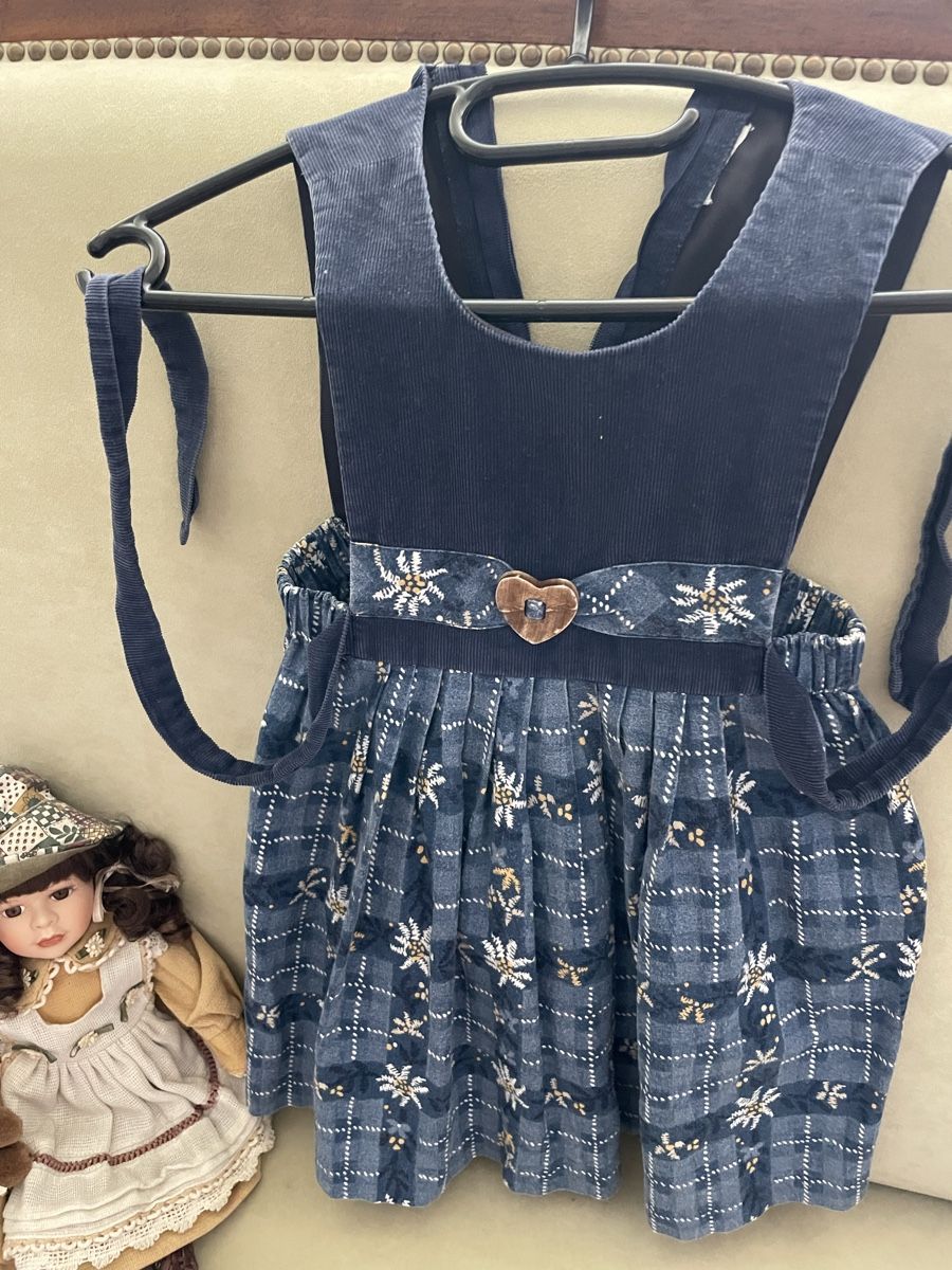 Vestiti & Gonne: Mädchen Dirndl Trachtenkleid Gr 104 dunkelblau  – Nuovo (secondo la descrizione) da Emmenbrücke venduto da Ladyboutique 5