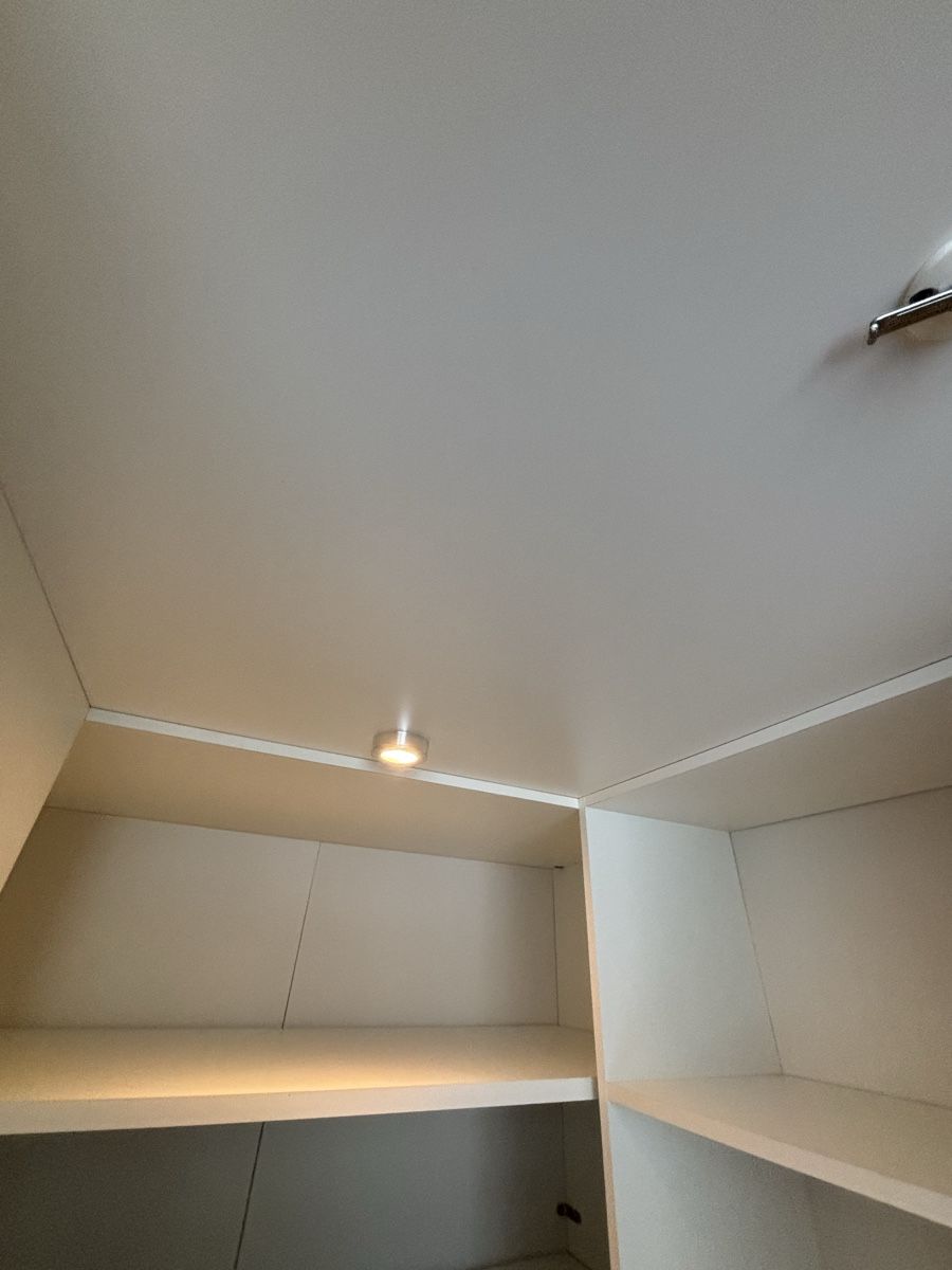Schränke: Schrank – Gebraucht aus Kloten von NicosK01 5