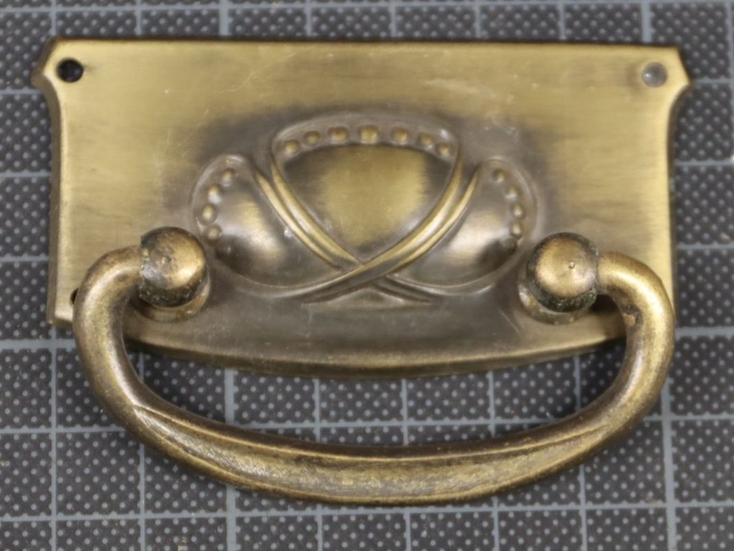 Ferramenta: Jugendstil Nachttischgriff / Kommodengriff / Fallgriff – Usato da Emmetten venduto da Super008 1