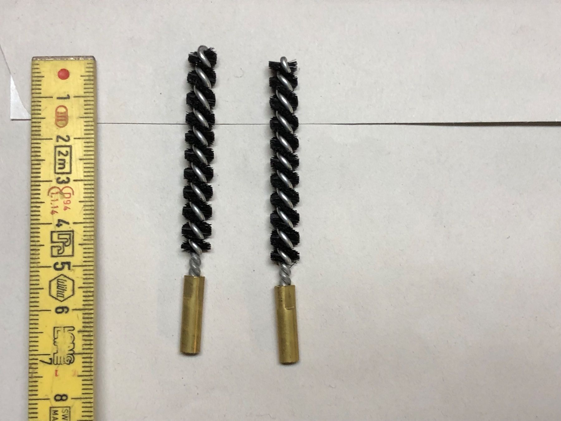Schweizer Armee Tutti gli attrezzi: Putzbürsten ev. zu Pistole oder Sturmgewehr Gewehrputzzeug – Usato da Madiswil venduto da TEMISO