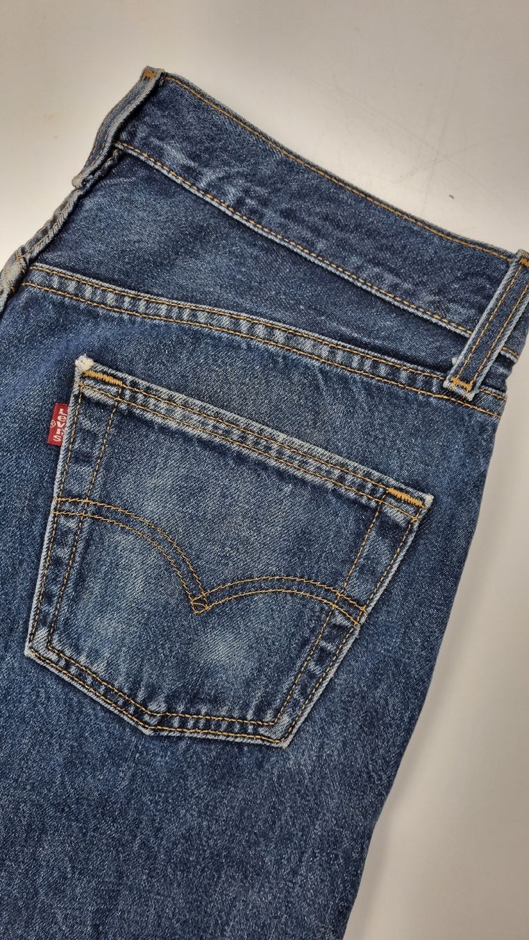 Levi's Jeans: Jean Levi's W36/L32 – Nuovo (secondo la descrizione) da Crans-Montana venduto da pea_k6bc 1