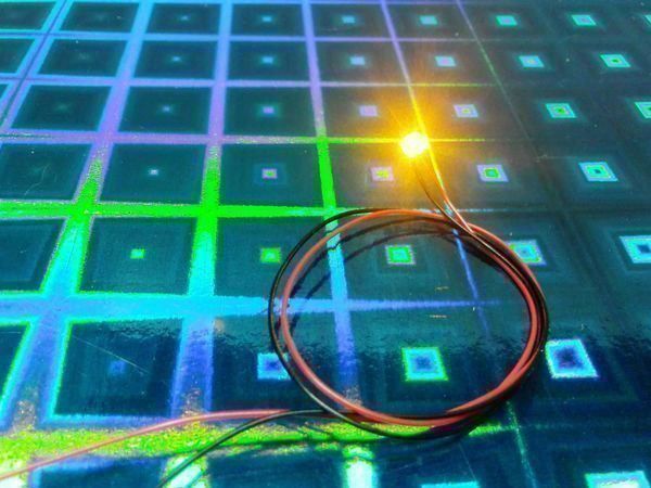 Componenti elettronici: LED SMD 3528 gelb, 2/12V verkabelt – Nuovo (secondo la descrizione) da Luzern venduto da Salefactory 1