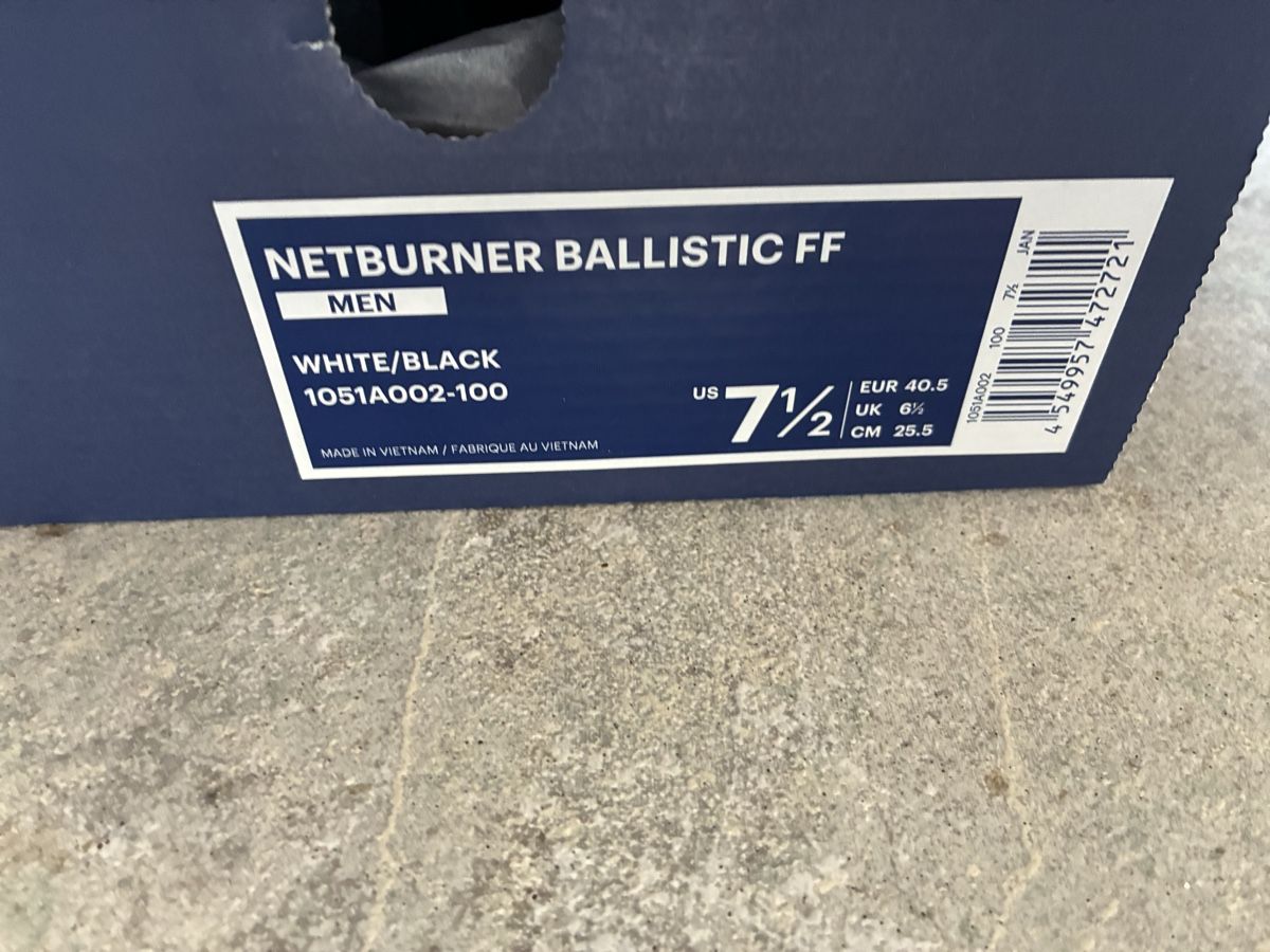 Asics Chaussures hommes: Asics Netburner Ballistic FF US 7,5 – Neuf avec emballage d'origine à Aarau Rohr par Sheeno 4