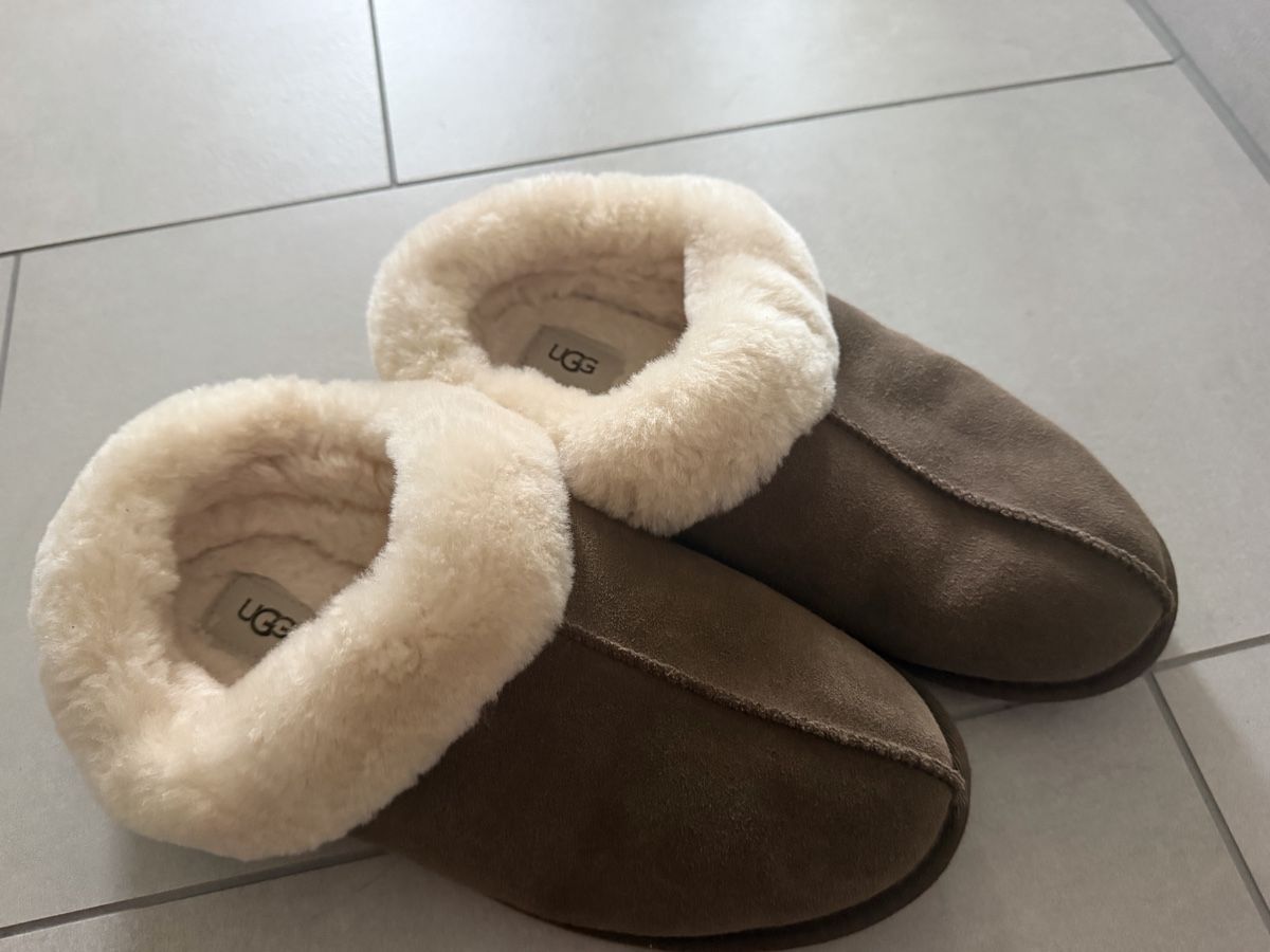 Ugg Herrenschuhe: UGG Hausschuhe – Gebraucht aus Thun von piguni