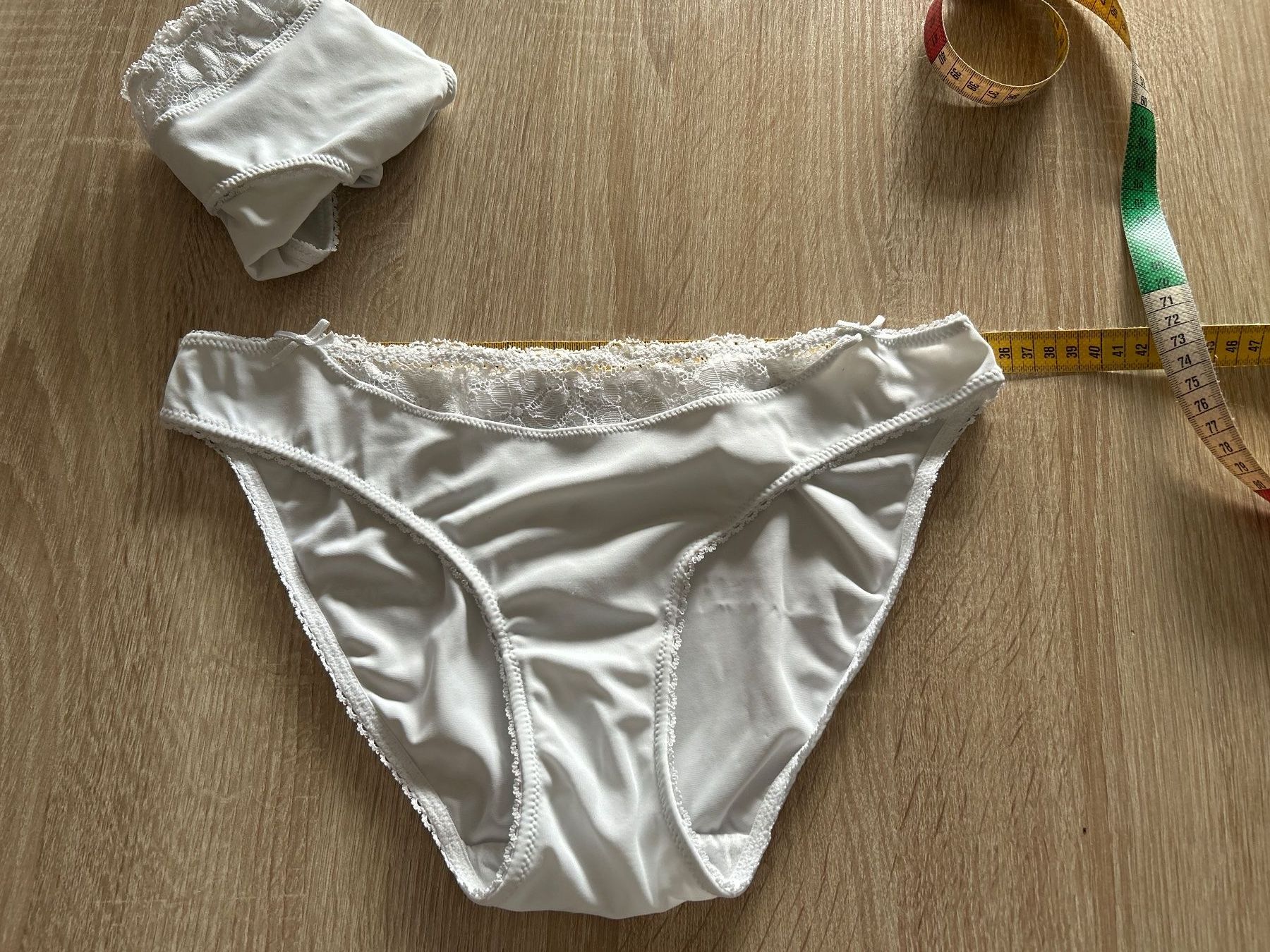 Altra biancheria intima: 2x Damen Slip weiss mit Spitzen – Usato da Brunnen venduto da Nala2929 7