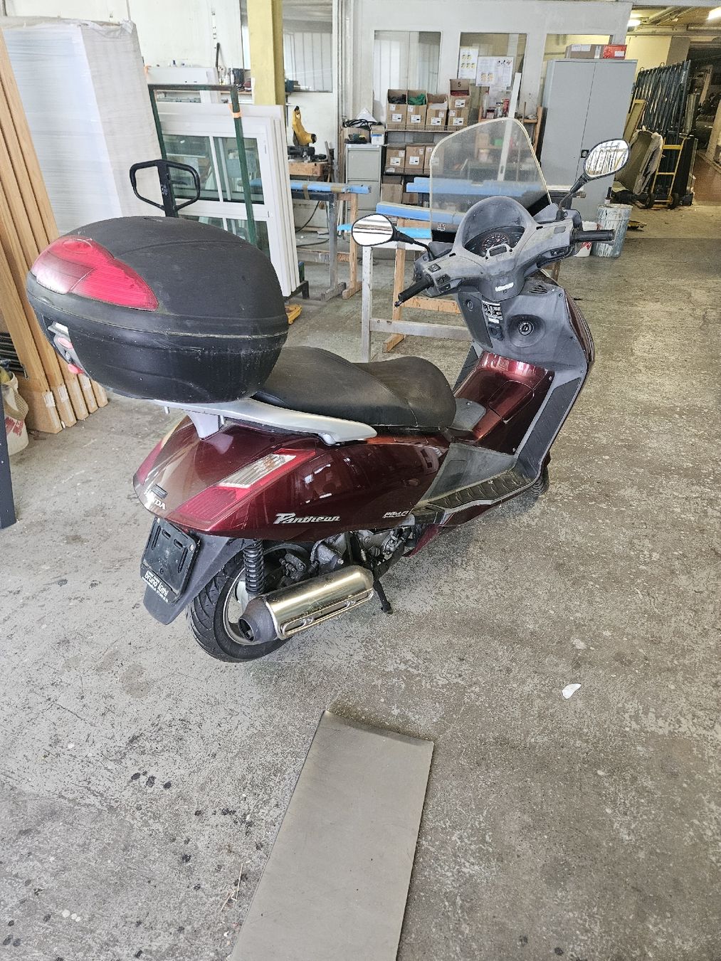 Honda Altro: Honda Pantheon FES125 Roller 2006  – Difettoso da Rorschach venduto da TimelessTrading