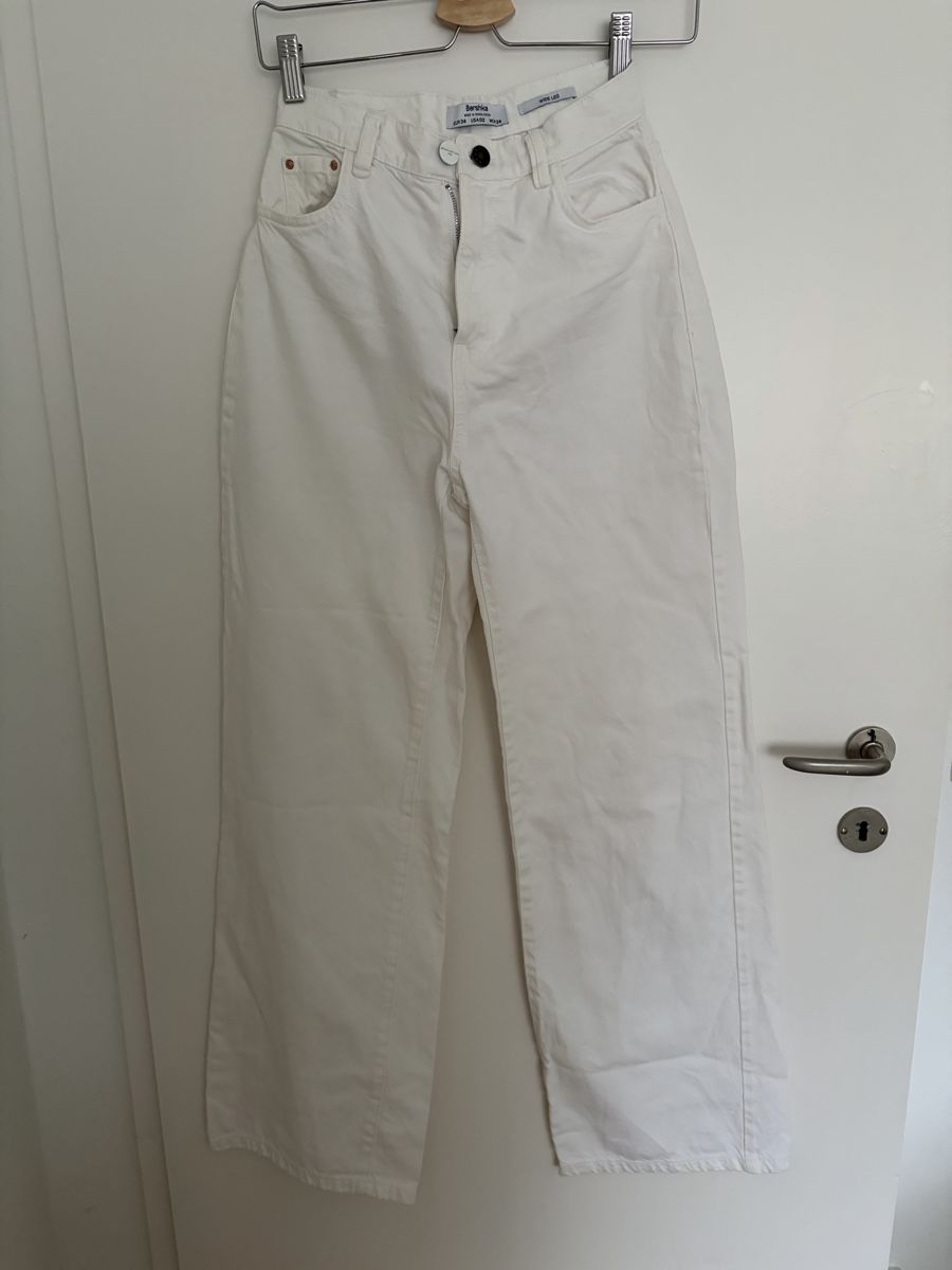 Bershka Jeans: Denim White Wide Leg Jeans – Usato da Zürich venduto da cha_l8t5