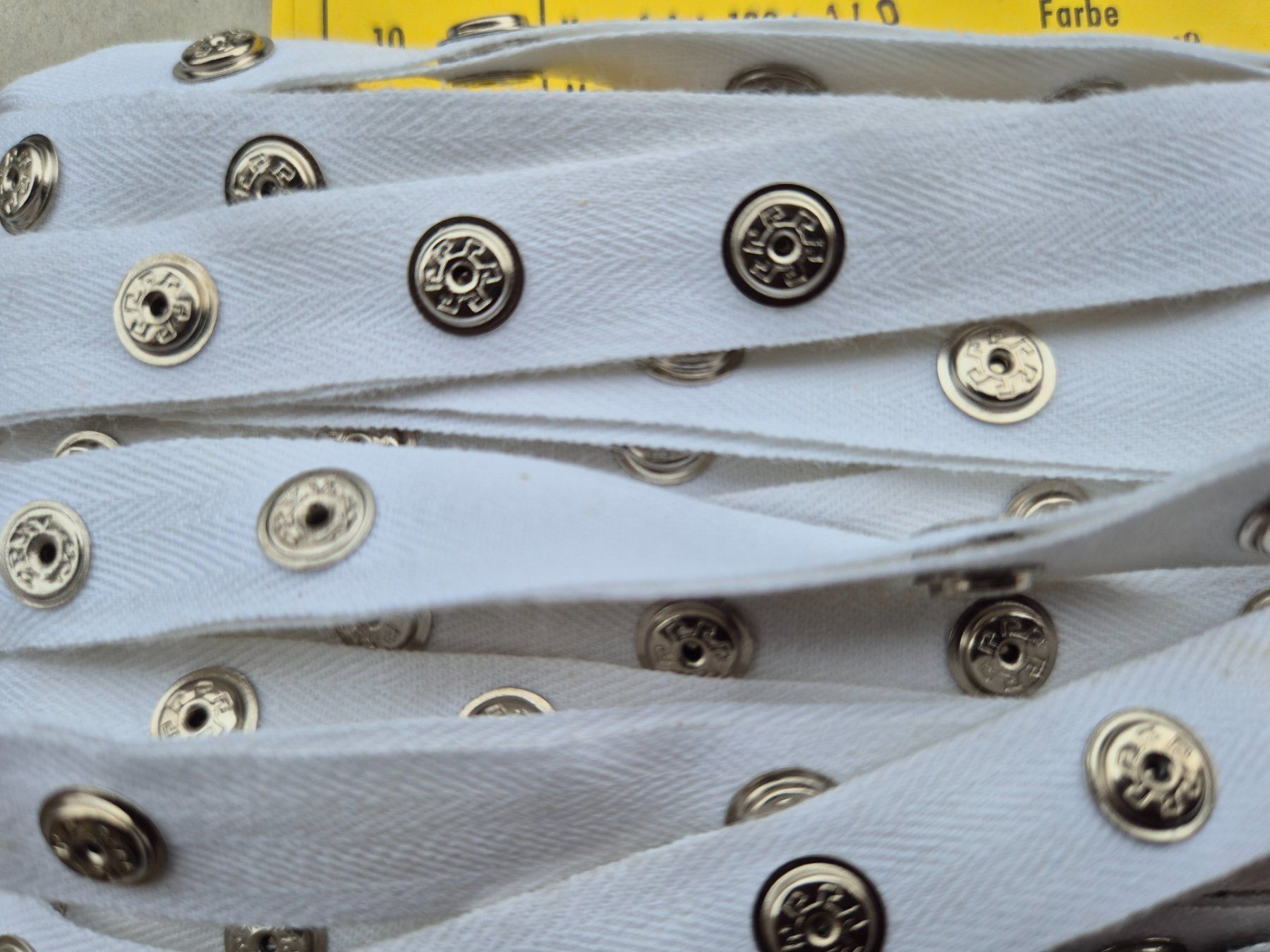 Bottoni: Weiss Druckknopfband,12mm, top – Nuovo (secondo la descrizione) da Bern venduto da aronari 2