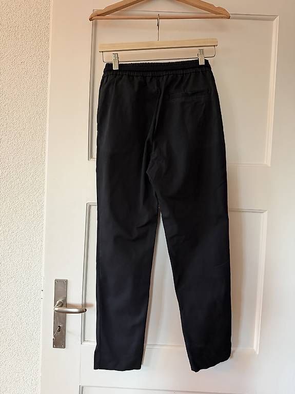 Pantalons: SCHWARZE STOFFHOSE – D'occasion à Zürich par Nadgb1303 3