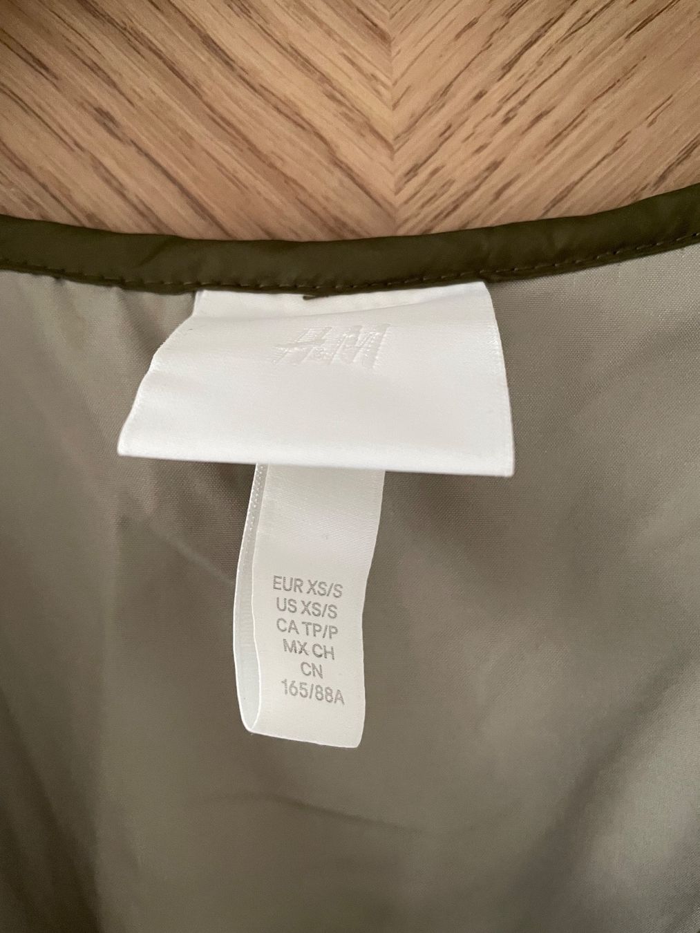 H&M Gilets: Neu H&M Weste Gr. XS/S Oversize – Neuf (Voir description) à Felben-Wellhausen par begean 1