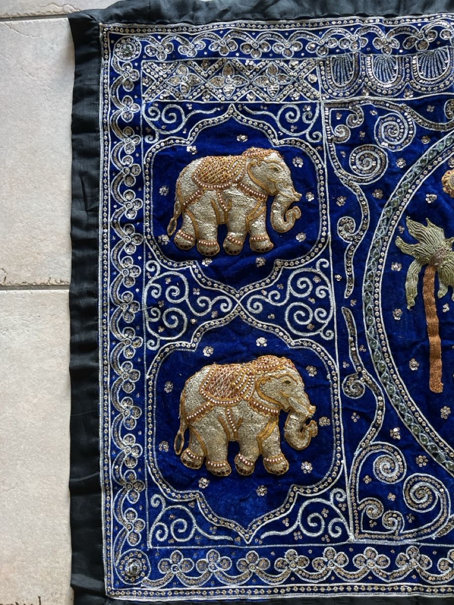 Alle Dekorationen: Wandteppich Thailand blau mit Elefanten – Gebraucht aus Oberkirch LU von hoch3 1