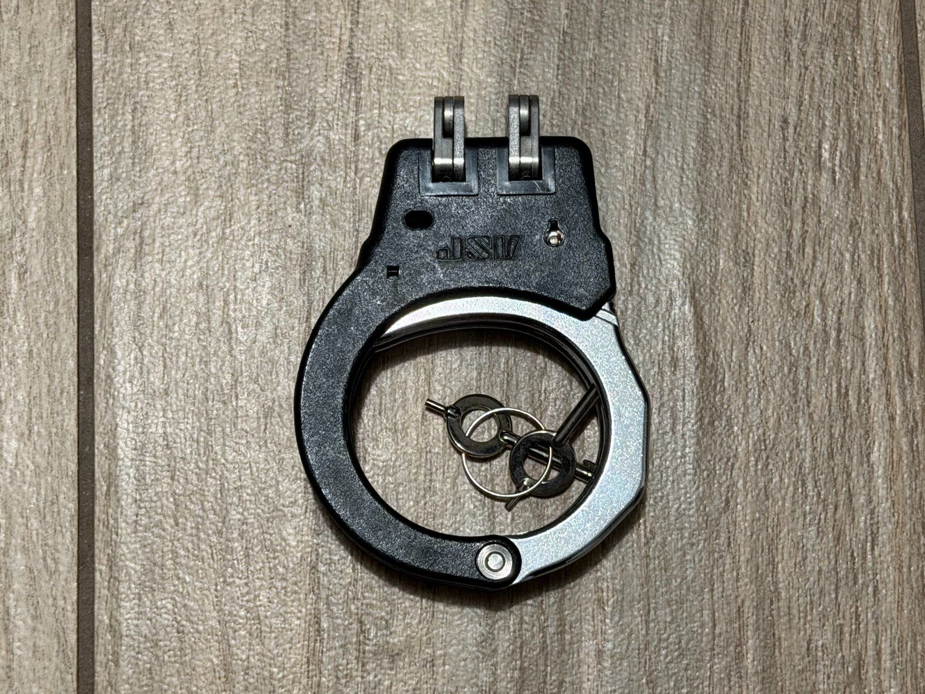Autres événements d'entreprise et fêtes: Professionelle ASP Modell 200 Polizei Scharnier-Handschellen – D'occasion à Liestal par ElektraG 3