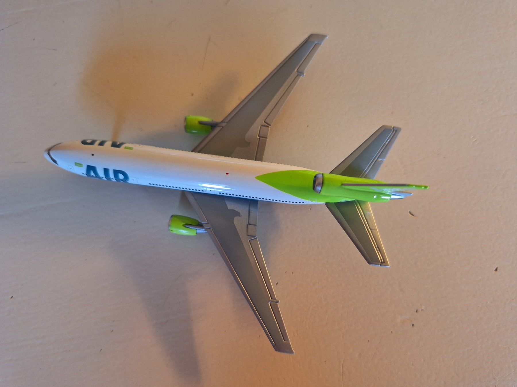 McDonnell Douglas Kit di modellismo & Modellini statici: AIR jmc Dc-10 McDonnell Douglas 1:400 – Usato da Sargans venduto da nicsam1815 1