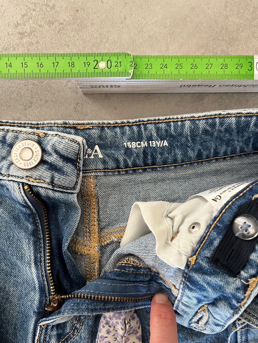 C&A Pantaloni: Sommer Jeans Gr. 158 mit Gürtel – Usato da Bottenwil venduto da tob_f5yd 1