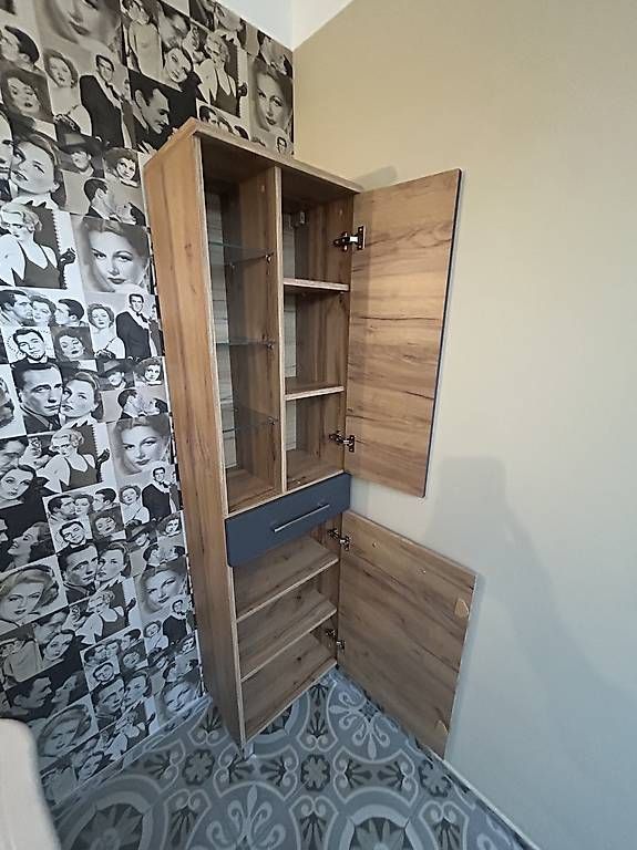Armadi: Hochschrank Badezimmer Eiche Strukturiert – Nuovo (secondo la descrizione) da St. Gallenkappel venduto da kim_yt5d 2