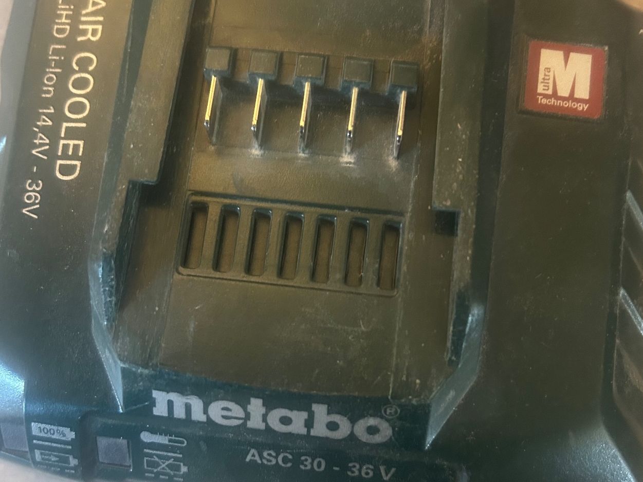 Metabo Accus & piles: Metabo Ladegerät 18V – D'occasion à Hittnau par Oracel 1