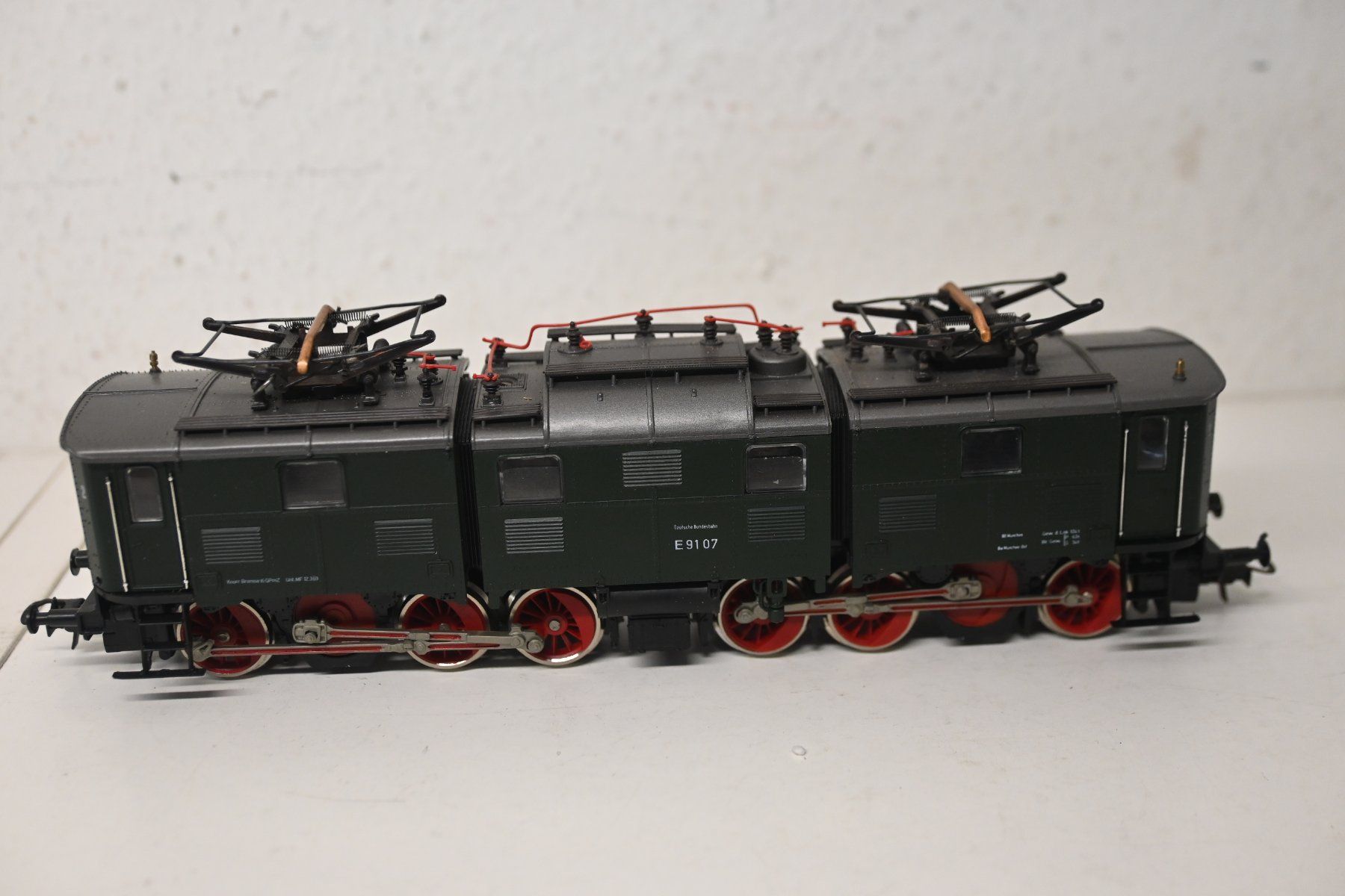 Roco Modellini di ferrovie: 1 Elektrolok DB E 9107 von Roco HO – Usato da Steffisburg venduto da Sorbas