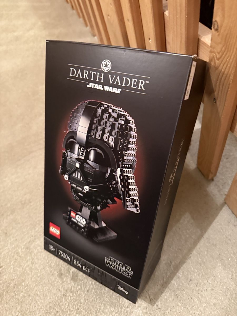 Lego Kit di costruzioni: LEGO Star Wars Darth Vader 75304 Helm – Nuovo e nell'imballaggio originale da Altendorf venduto da Memo-Shop