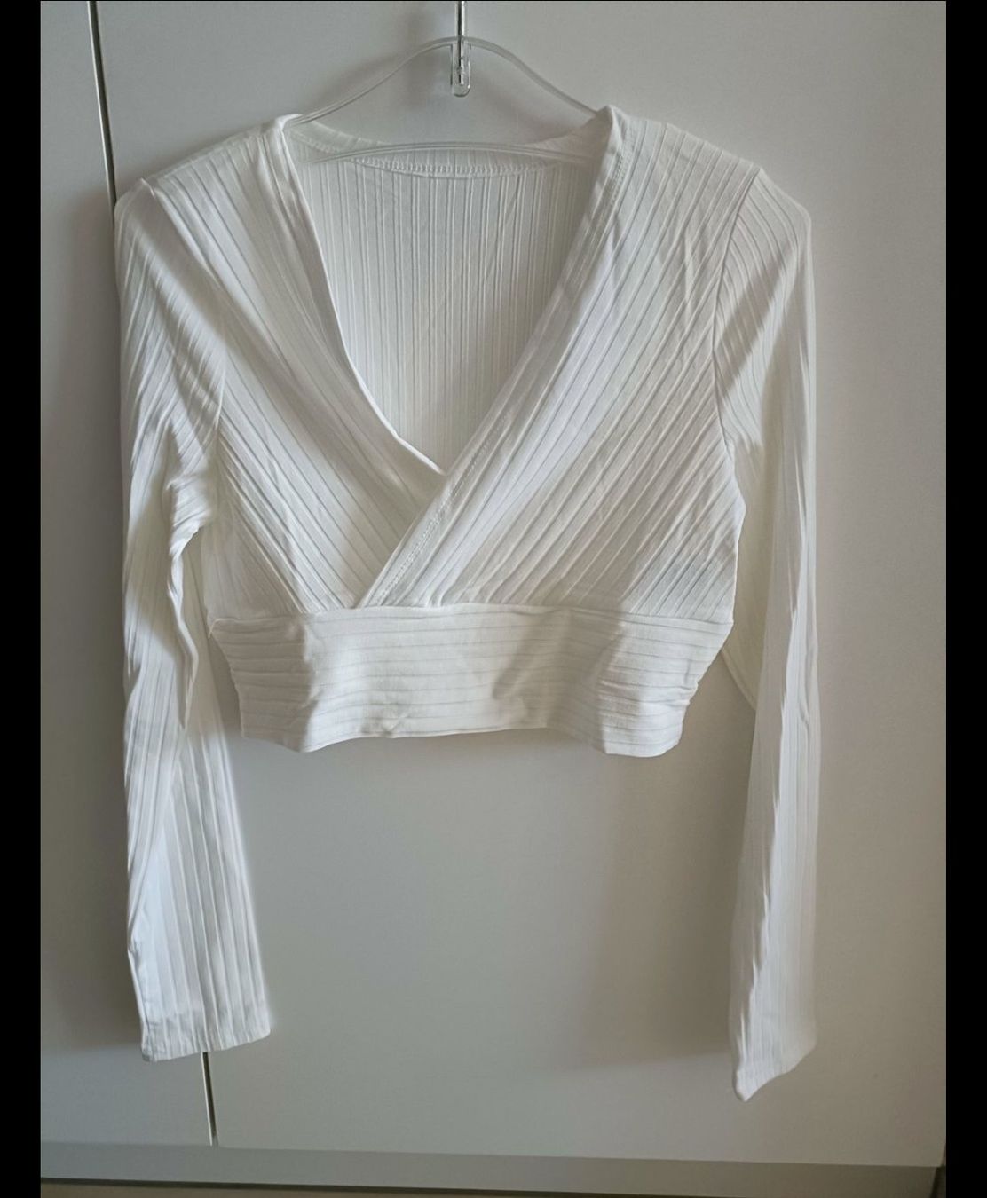 Top: Weisse Langarm Crop Top - Grösse S – Nuovo (secondo la descrizione) da Birmenstorf AG venduto da Reninata