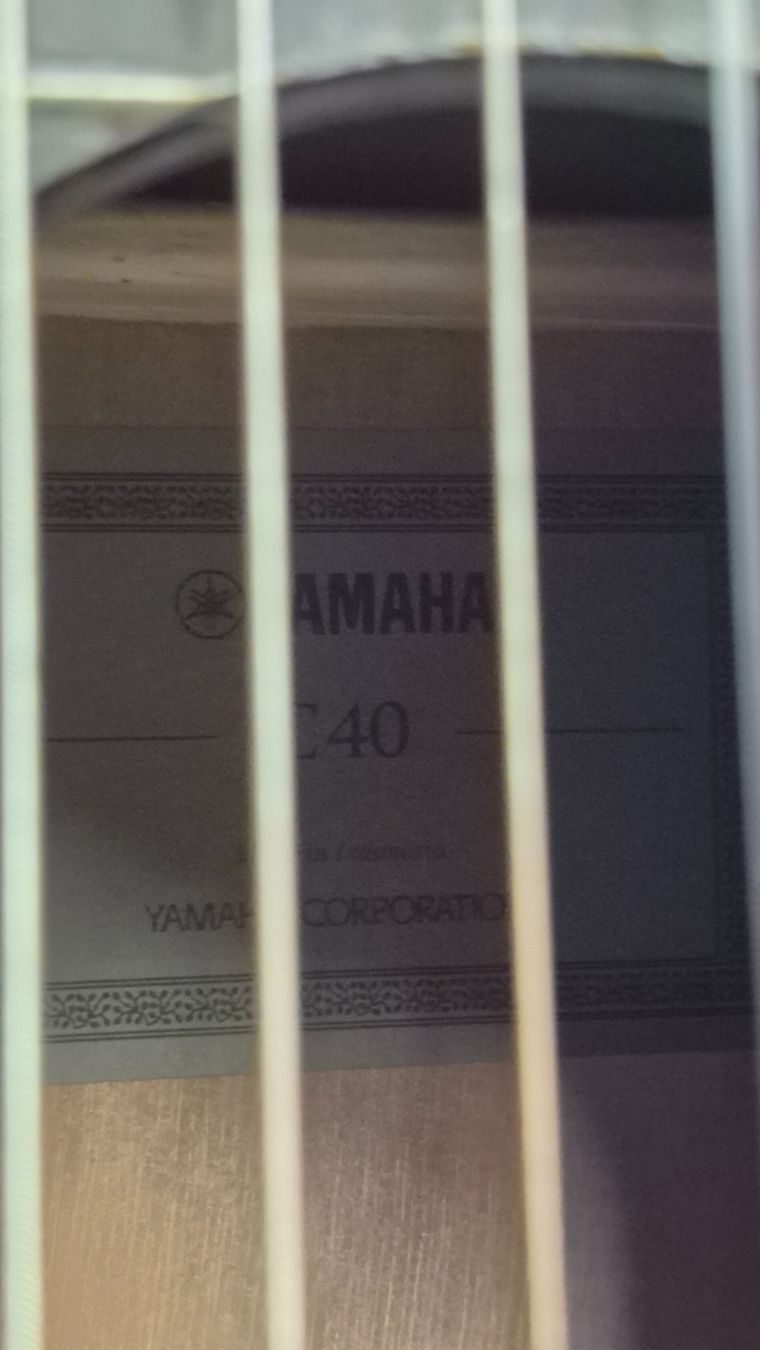 Yamaha Strumenti musicali: Schwarze Yamaha Gitarre C40 – Usato da Winterthur venduto da cbe_5ph7 5