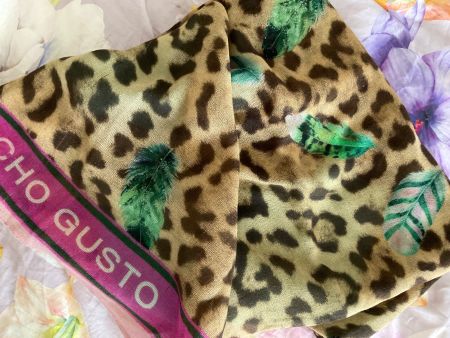 MUCHO GUSTO grosser feine Wolle Foulard 170 x 175 cm NEU