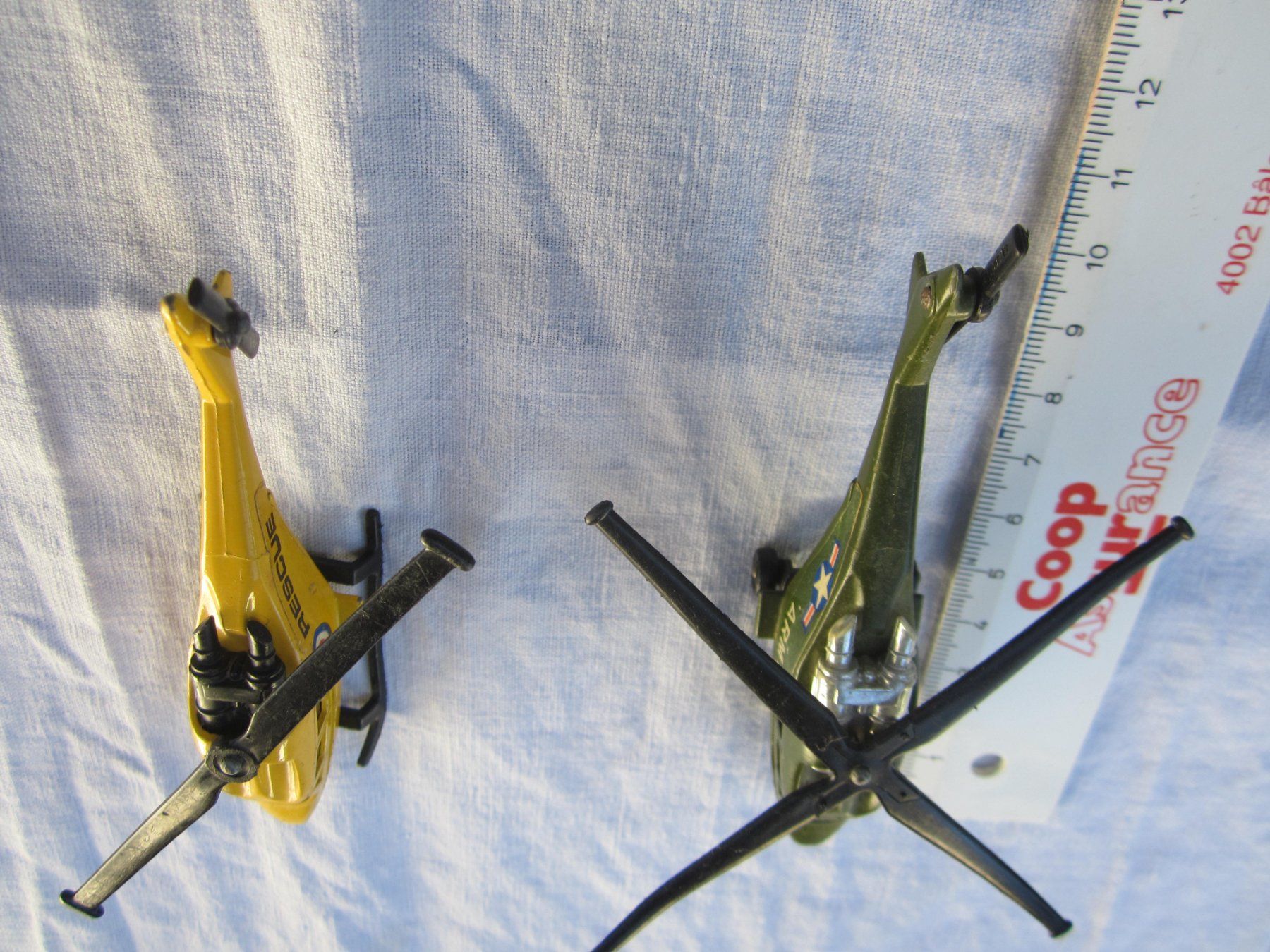 Kits de montage: 2 Hélicoptères – Neuf (Voir description) à Tramelan par Tors 2