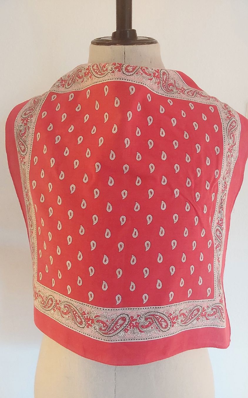 Foulards, Tücher & Schals: Baumwolltuch quadratisch rot – Gebraucht aus Köniz von scopello12 1