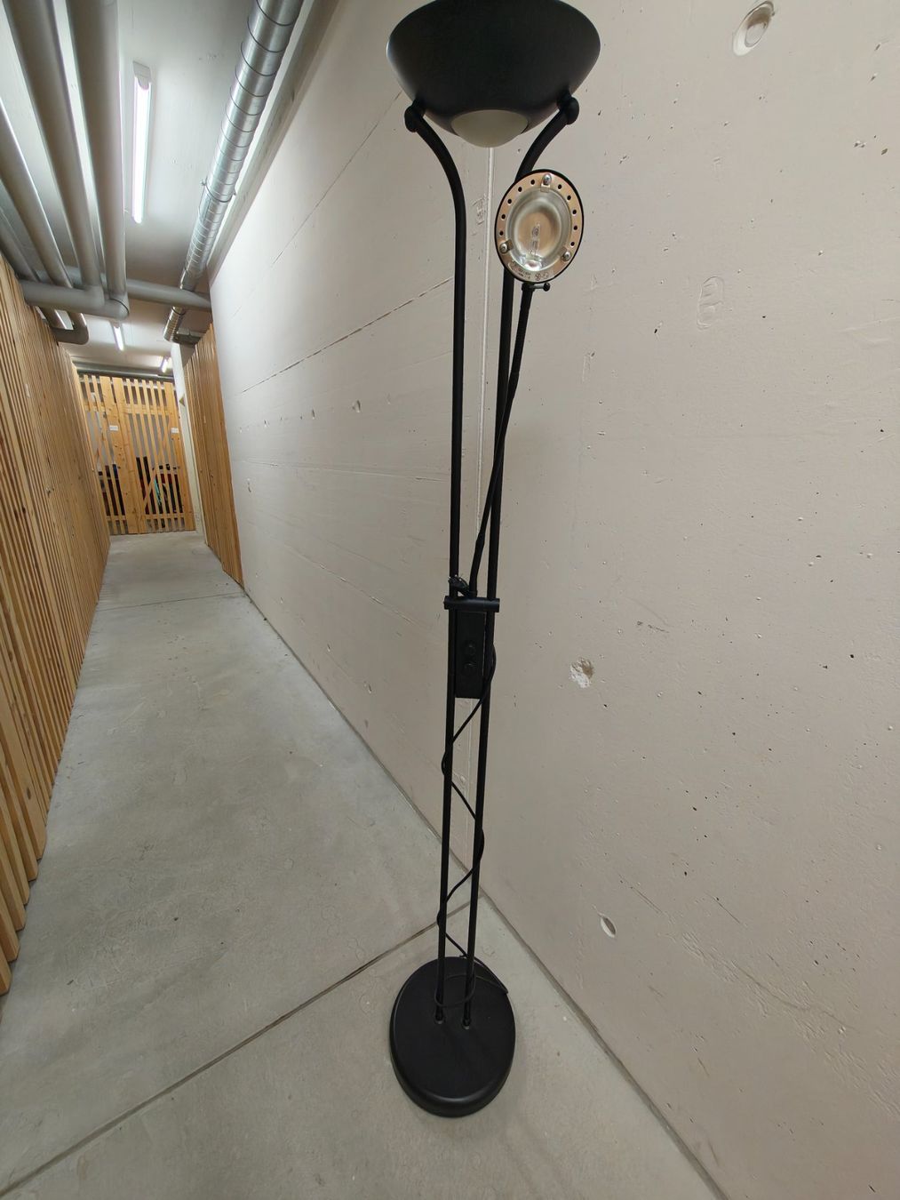 Lampade: Stehlampe schwarz Lumimart – Usato da Uster venduto da jen_t8jy 5
