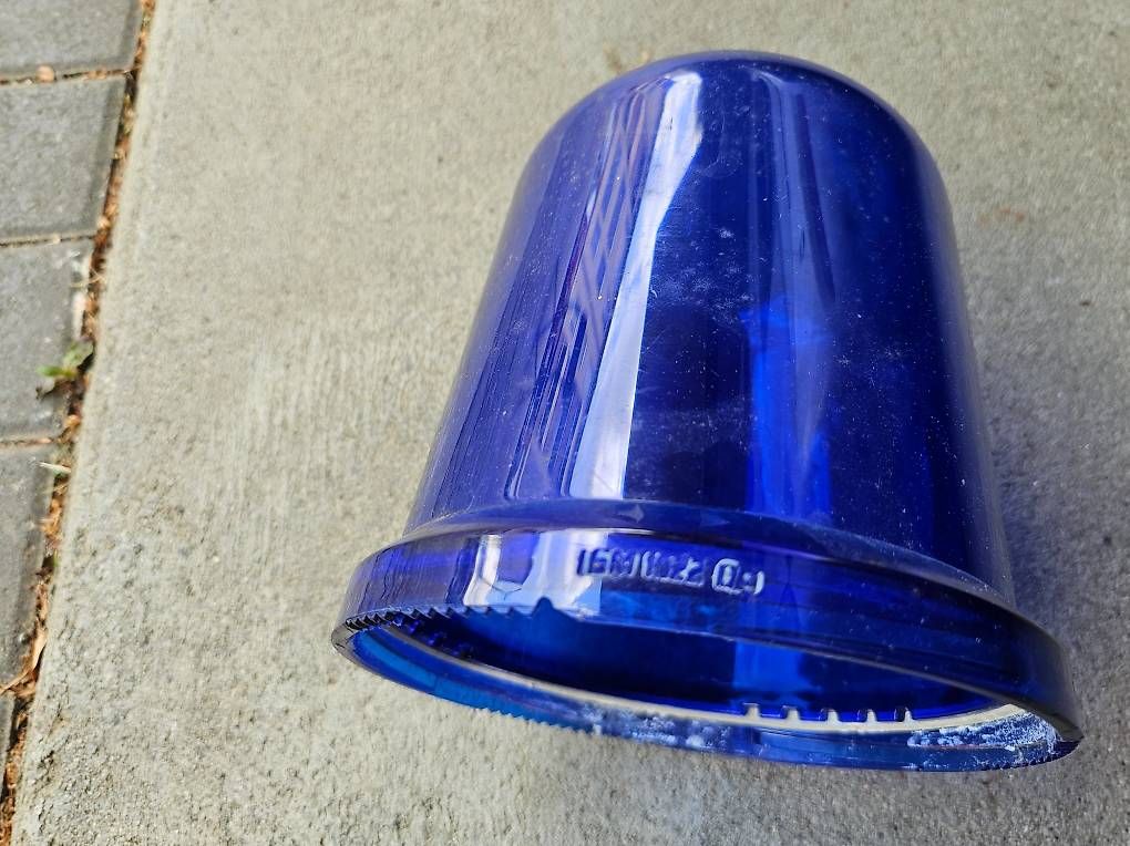 Tutti pezzi di ricambio auto: Lichthaube Hella KL80 blau – Usato da Reinach AG venduto da Pajak 1
