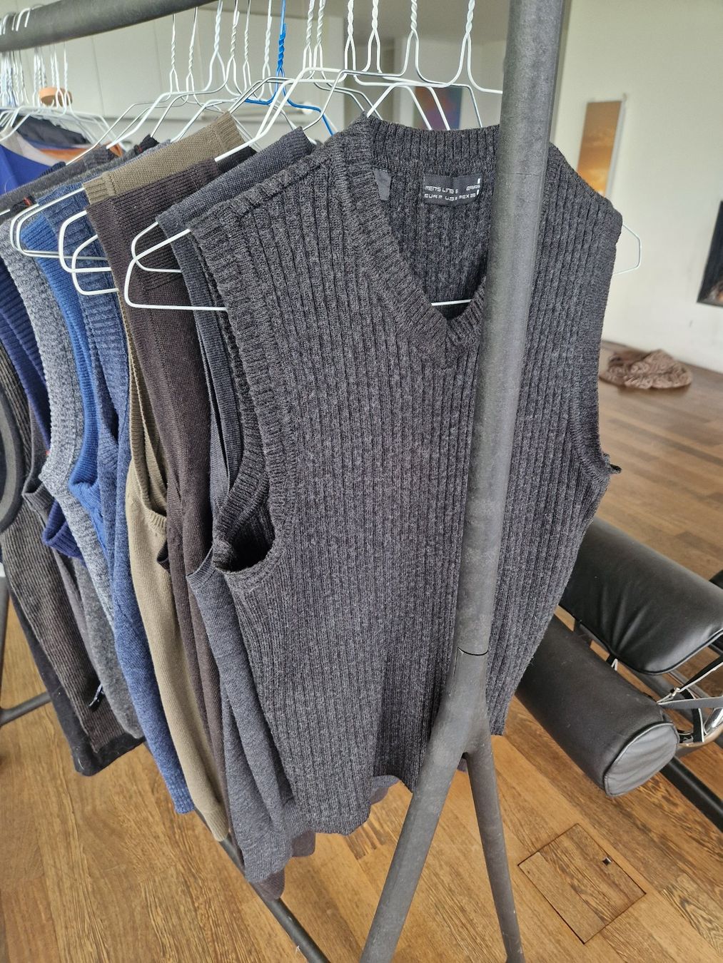 Gilet & Giacche: Elegante und hochwertige Pullunder (Grösse M) – Usato da Zug venduto da lindneran