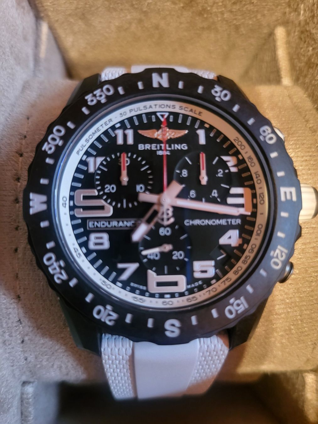 Breitling Uhren: Breitling Endurance Pro 44mm – Gebraucht aus Fieschertal von dev_529b