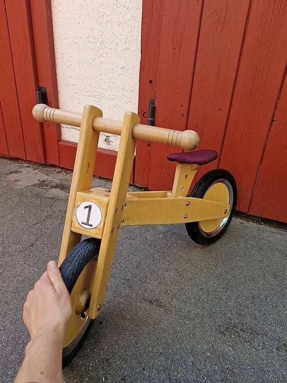 Fahrzeuge für Kinder: Laufrad aus Holz – Gebraucht aus Rutschwil von tho_9lxq