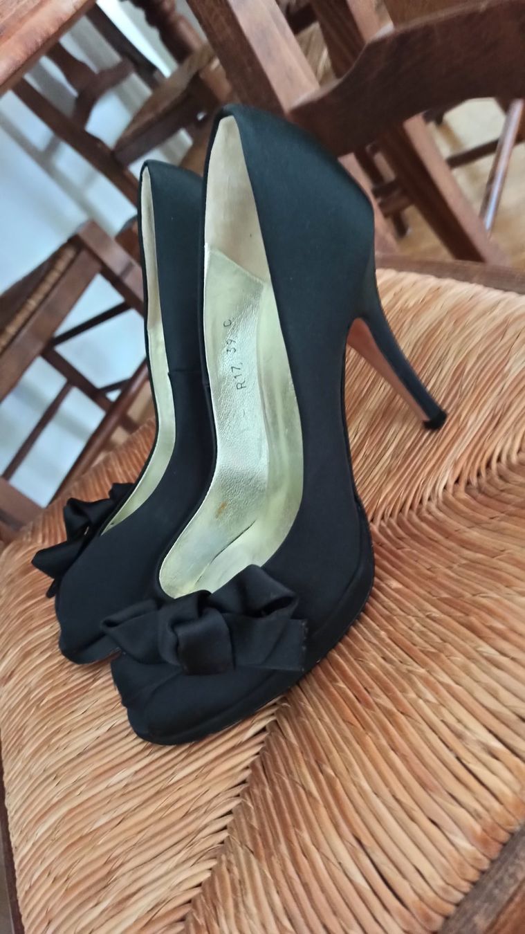 Scarpe da donna: Damen Pumps LK Bennett – Usato da Zürich venduto da mikosi
