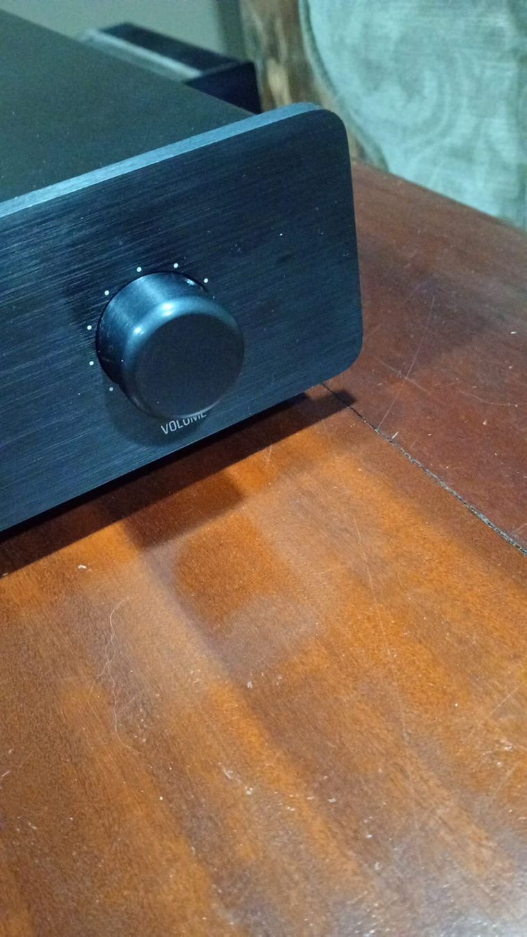 Amplificatori: High End Integrated Amplifier YBA Integré Alpha – Nuovo (secondo la descrizione) da St-Cergue venduto da per_6cx5 3