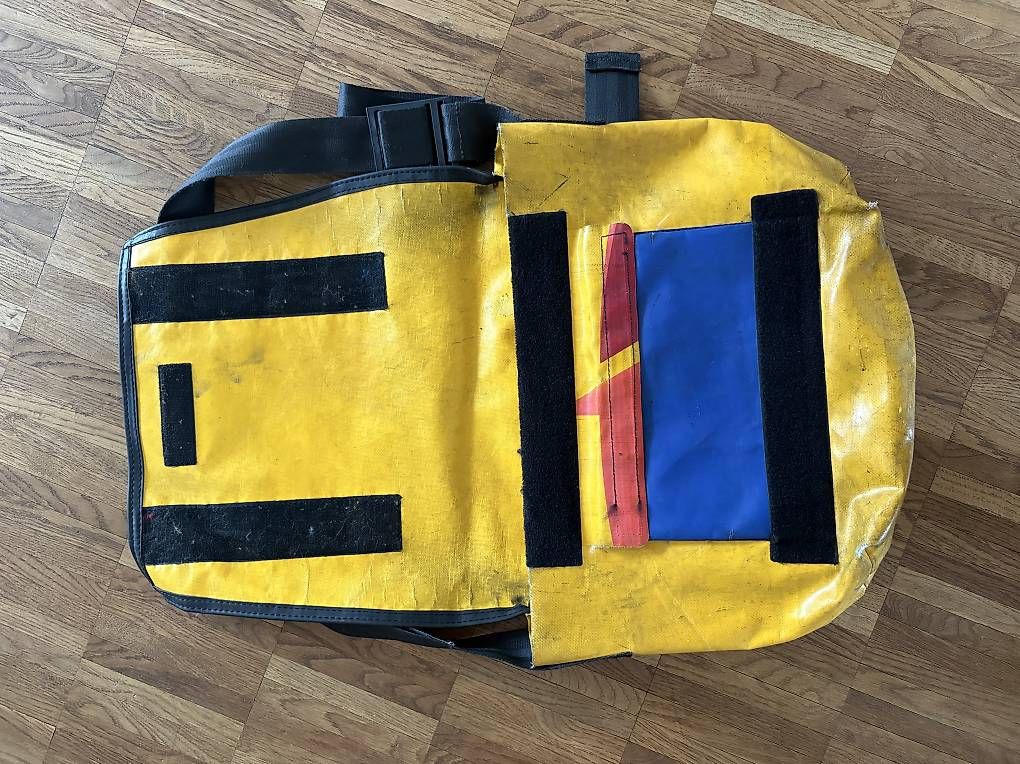 Borse: Freitag Umhängetasche 35x40cm – Usato da Zürich venduto da sch_kqj7 2