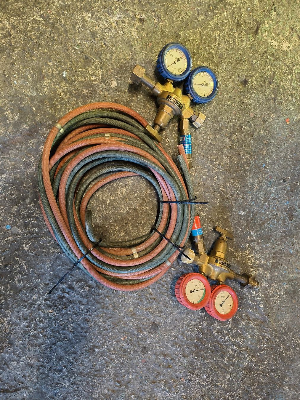 Saldatori: Schweissgerät Druckminderer – Usato da Fulenbach venduto da Elektronik