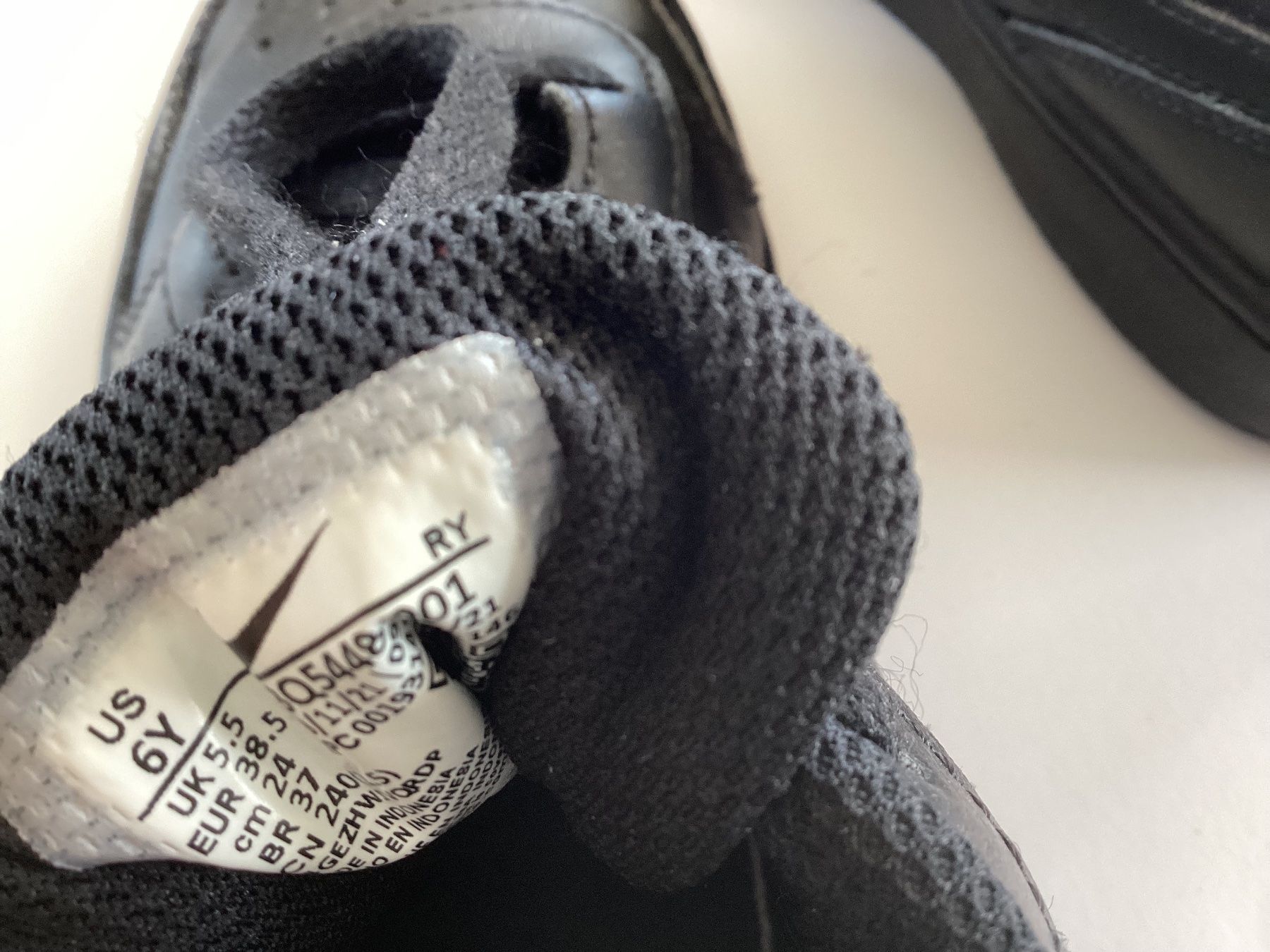 Nike Chaussures hommes: Sneaker Nike schwarz Gr. 38,5 – D'occasion à Wagen par papai1 4