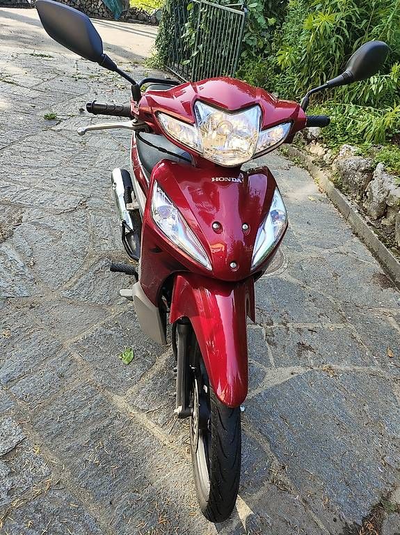Honda Scooters: SCOOTER ECO – D'occasion à Yverdon-les-Bains par Legrandgig 1
