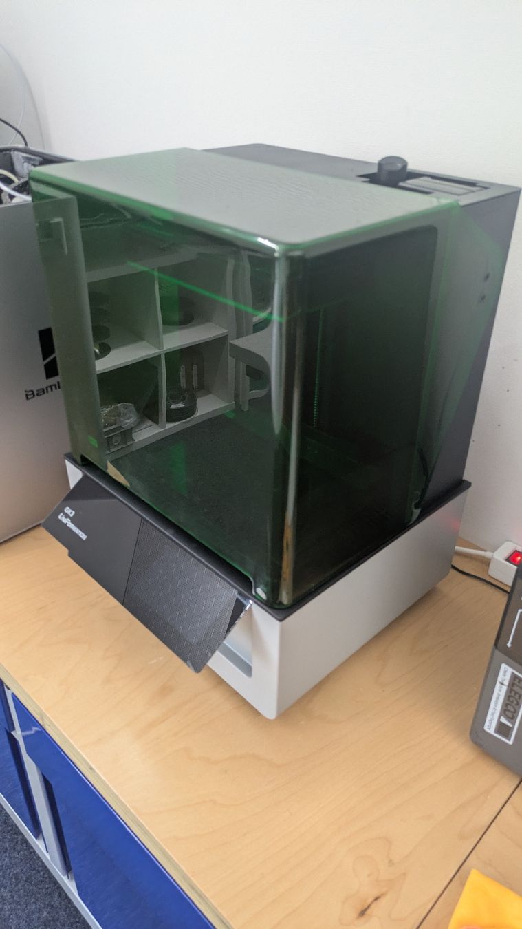 Stampanti 3D: Imprimante 3D résine UniFormation GK3 B – Usato da Neuchâtel venduto da gui_9kxr 2