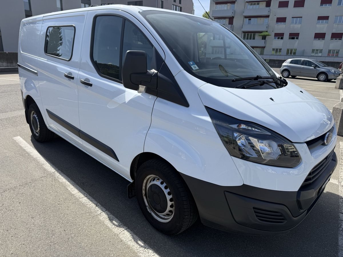 Ford Véhicules utilitaires: Lieferwagen Ford Transit Custom  – D'occasion à St. Gallen par Edi040