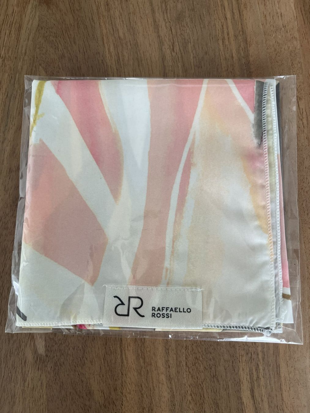 Foulard & Sciarpe: Foulard von Raffaella Rossi – Nuovo e nell'imballaggio originale da Widen venduto da kel_smm8 3