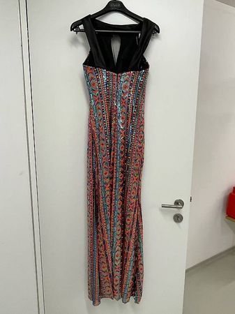 Figurbetontes Pailletten Abendkleid
