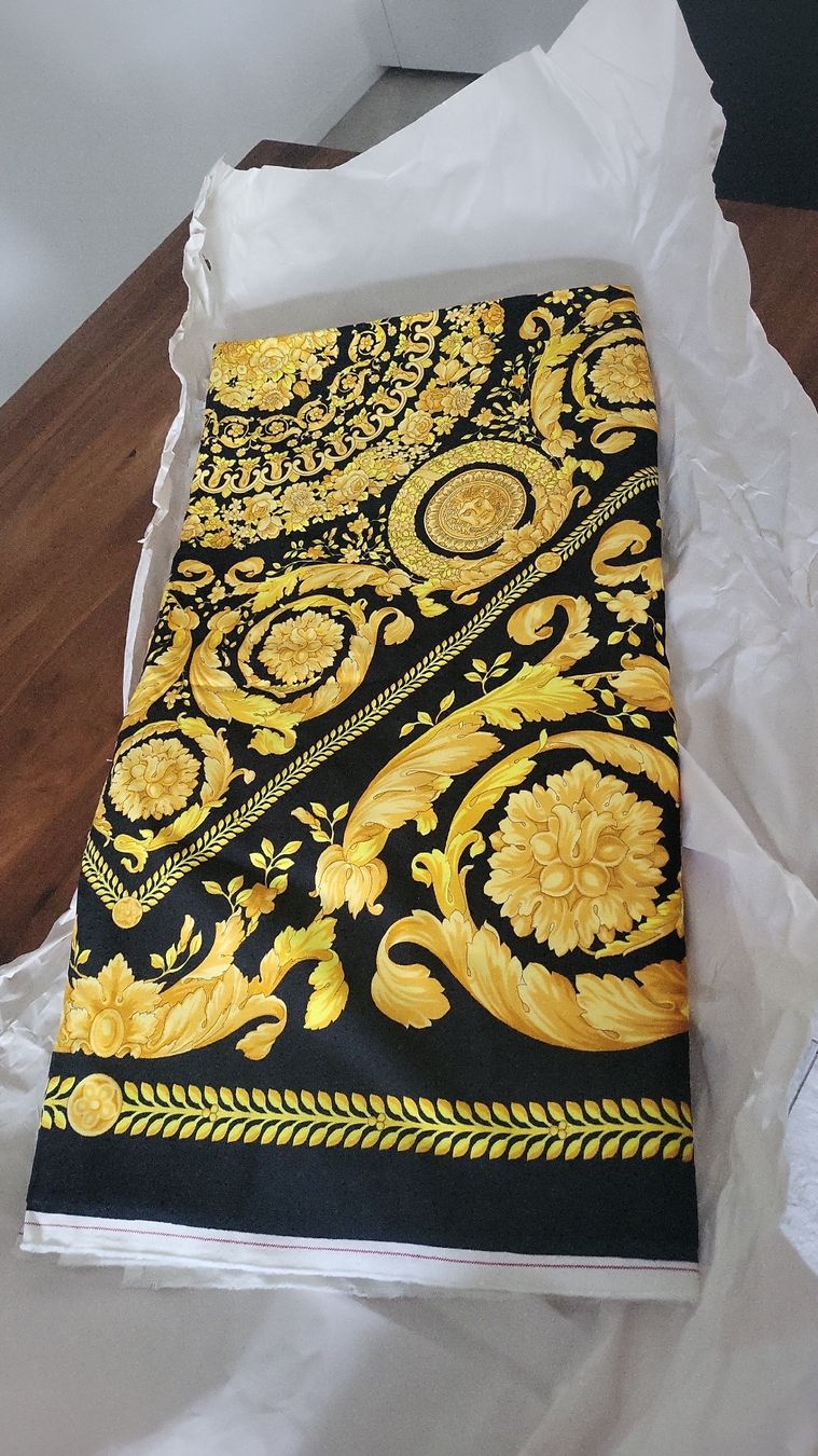 Tessuti: Versace Samt Stoff original – Nuovo e nell'imballaggio originale da Fruthwilen venduto da Mostro-Medusa 2