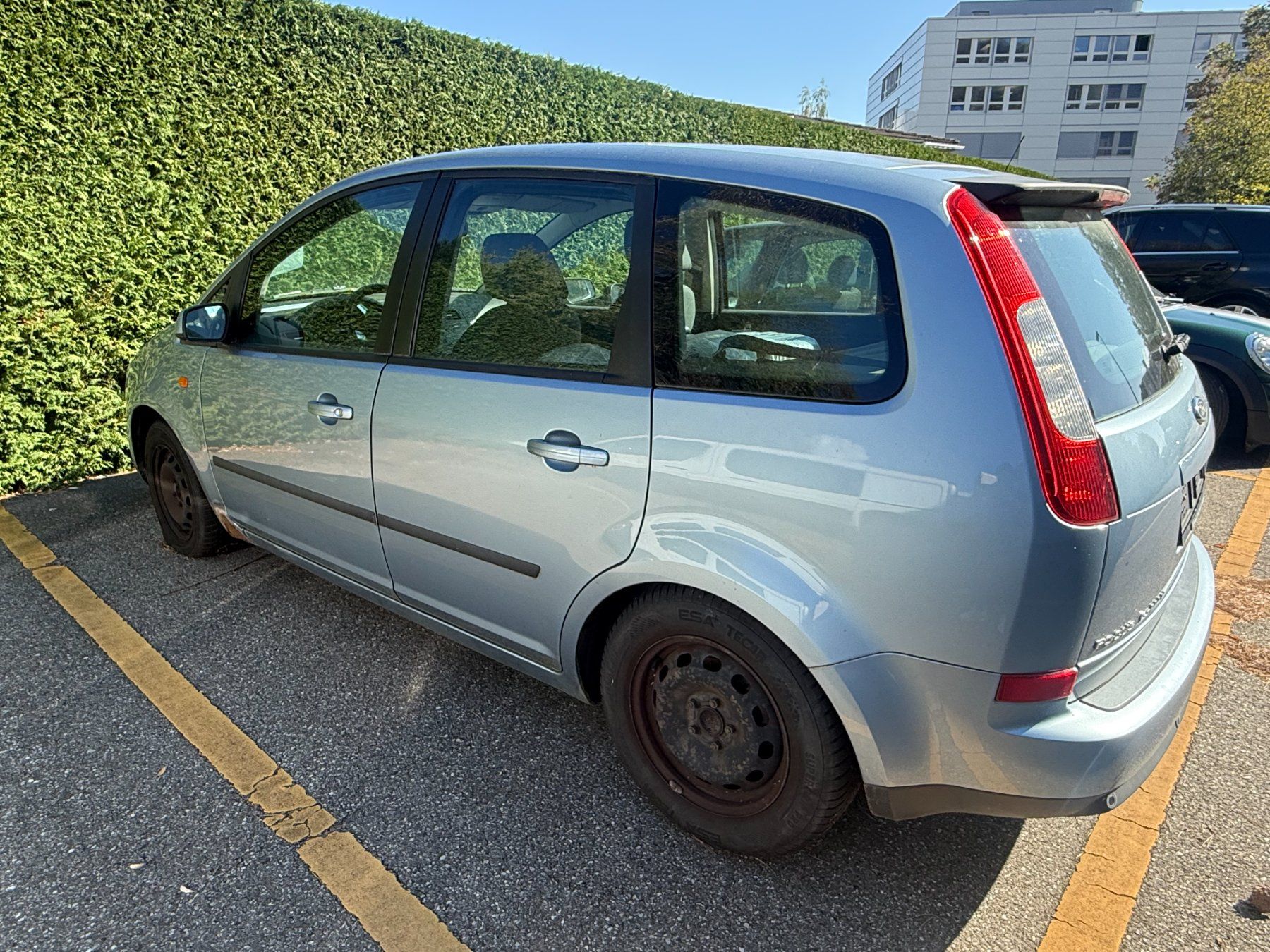 Ford Autos: Ford Focus C-Max 1.8 – D'occasion à Oensingen par Konkursamt_SO