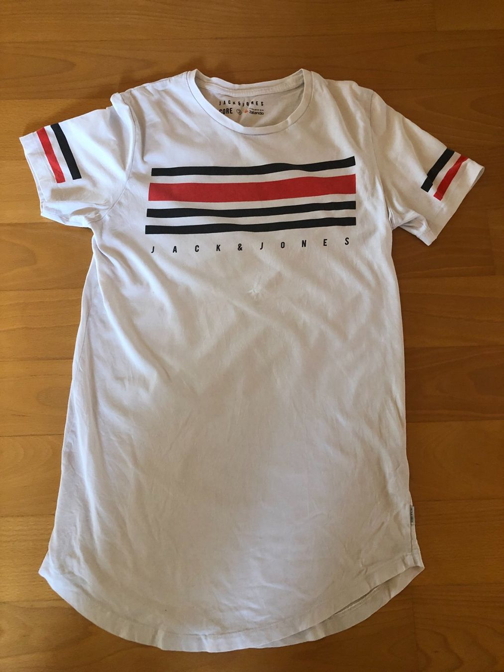 T-shirt: Shirt, T-Shirt Gr. M "JACK & JONES" – Usato da Jona venduto da ASMARADO 2