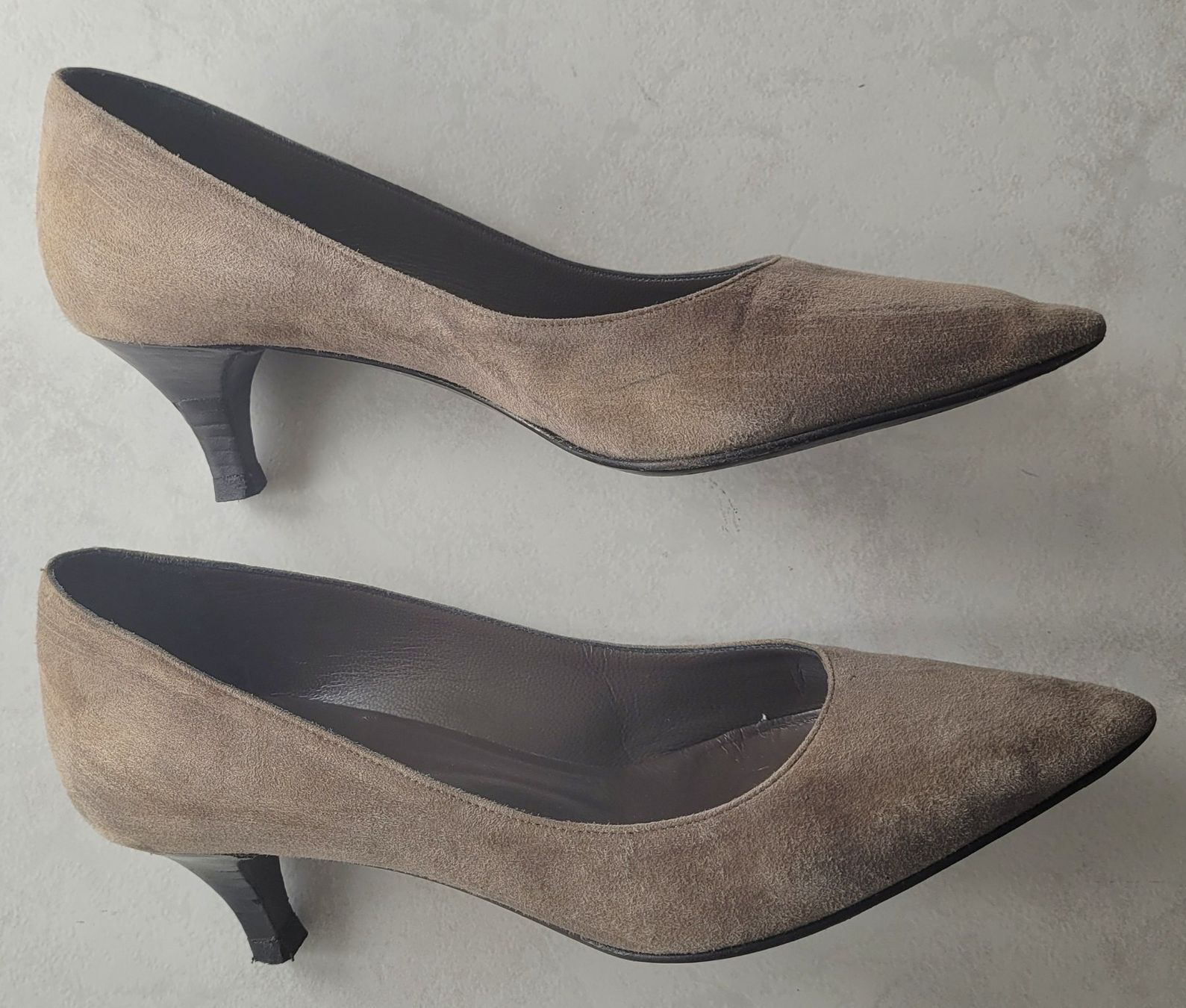 Navyboot Damenschuhe: Navyboot Pumps Wildleder – Gebraucht aus Oberuzwil von rtr_wp6m 1